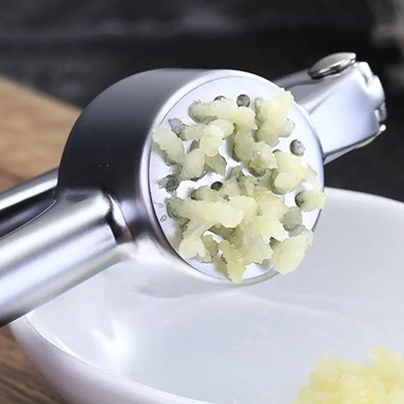 Ergonomic garlic chopper