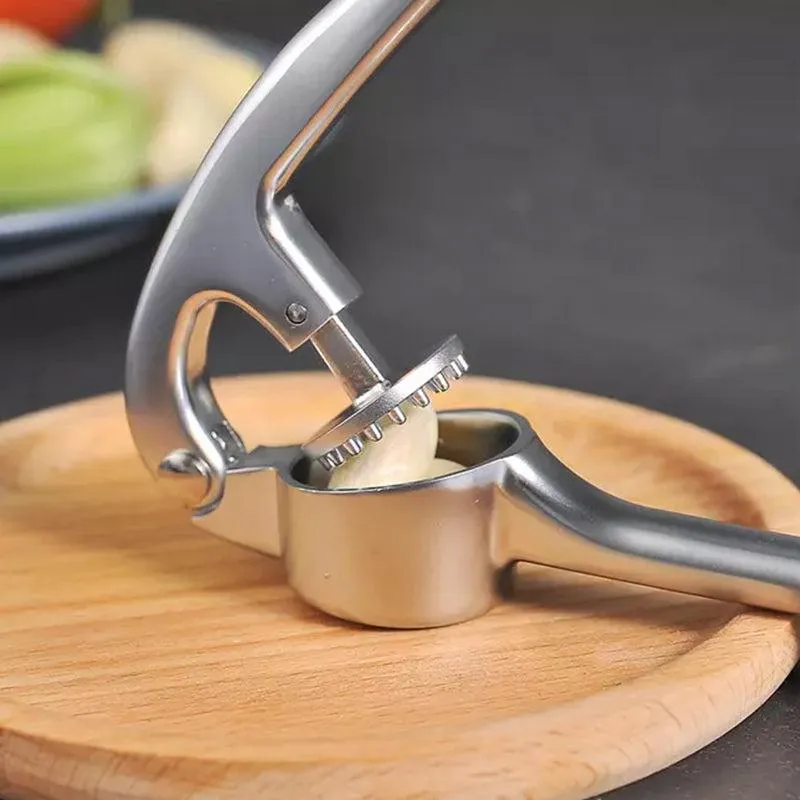 Ergonomic garlic chopper