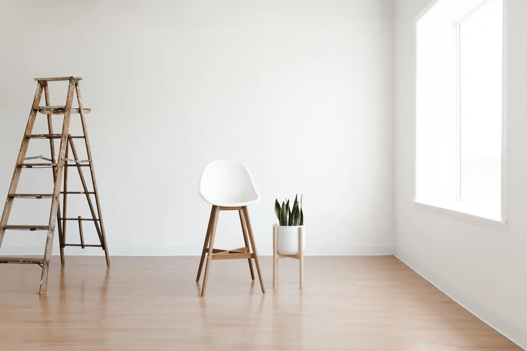 Ergonomic Leather Table