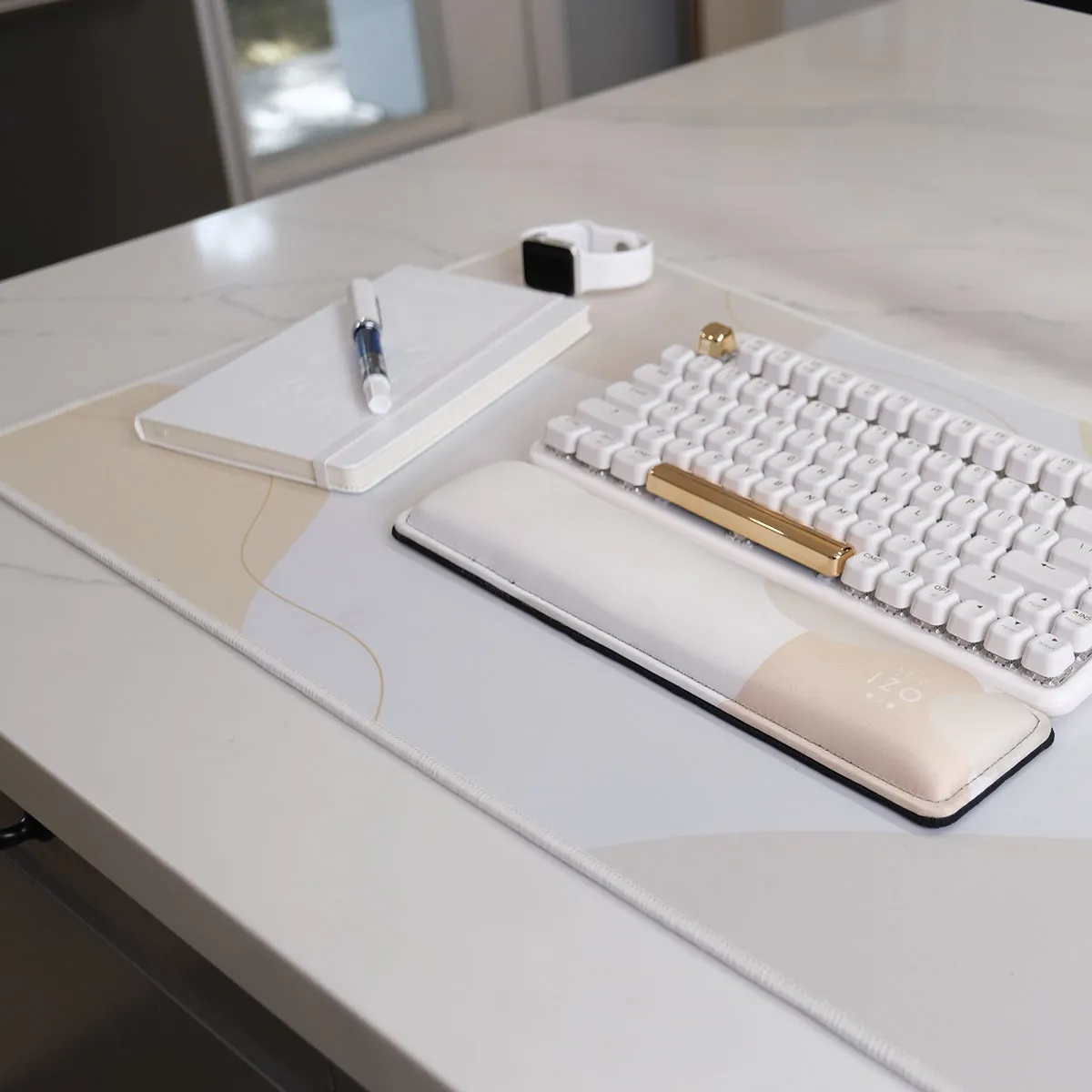 IZO Desk Pad