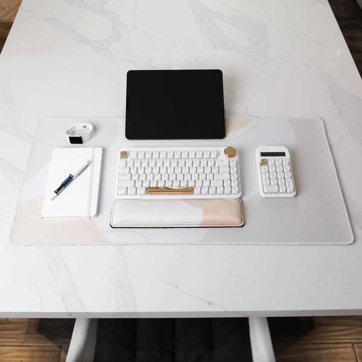 IZO Desk Pad