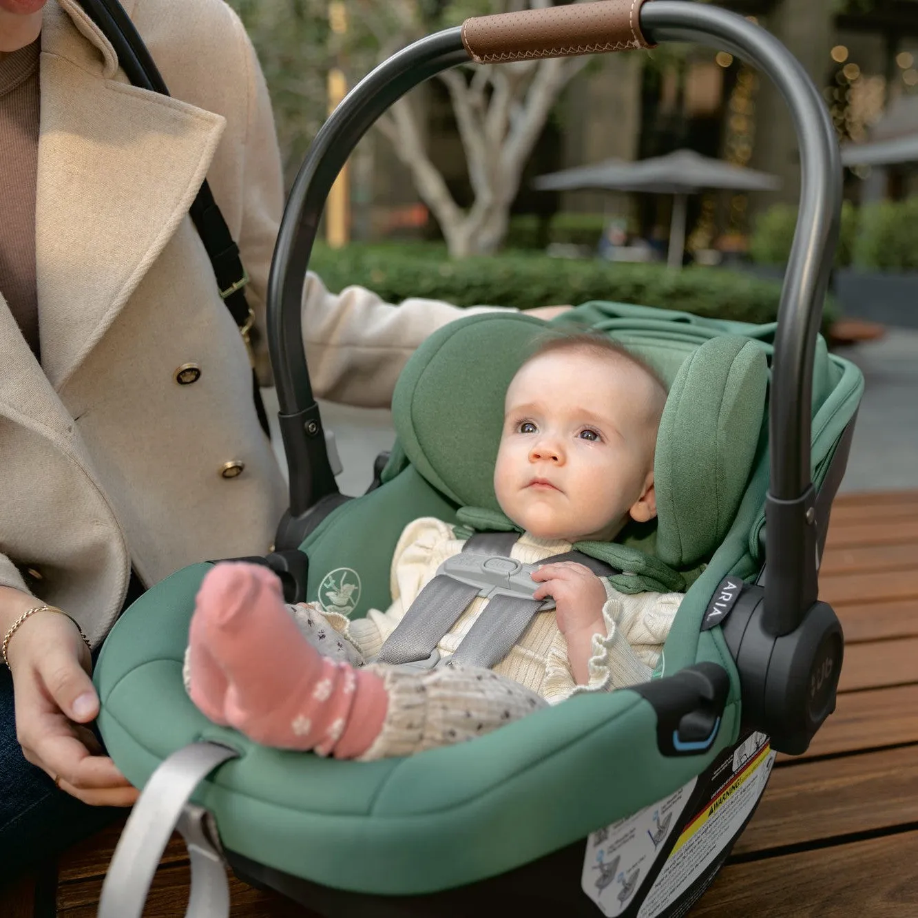 UPPAbaby Aria Lightweight Infant Car Seat   Base