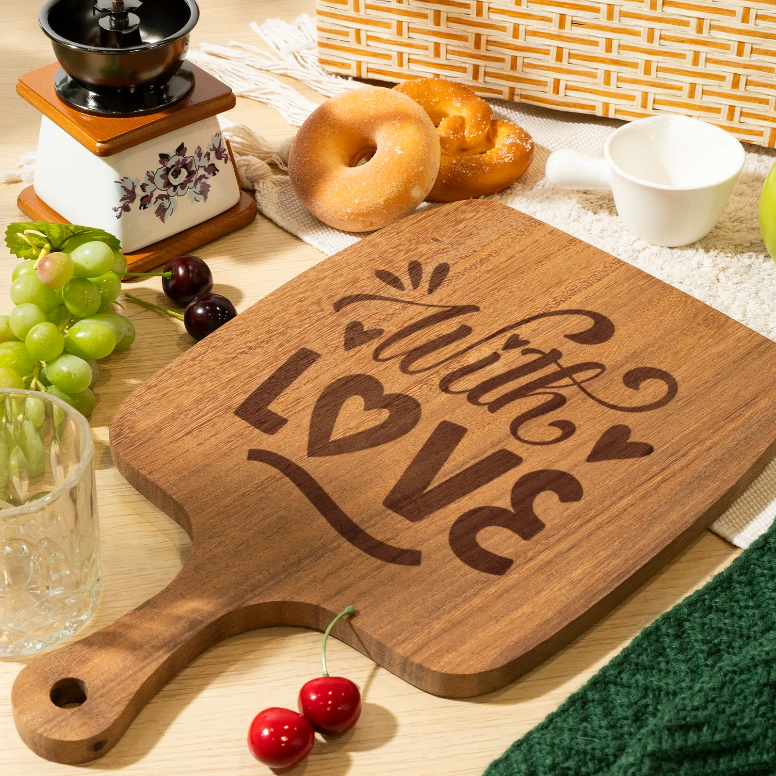 Walnut Cutting Board with Handle (1pcs)